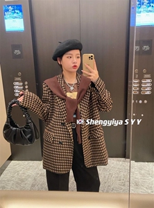 披肩格子西服图片