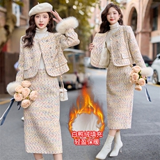 小香风套装女2026冬新款高端气质名媛千金轻奢羽绒毛呢半身裙穿搭，女装套装/套裙，雅静靓衣