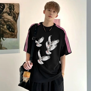 抖音得物品质二开240克宽松纯棉美式潮牌印花三条杠中性风短袖T恤图片