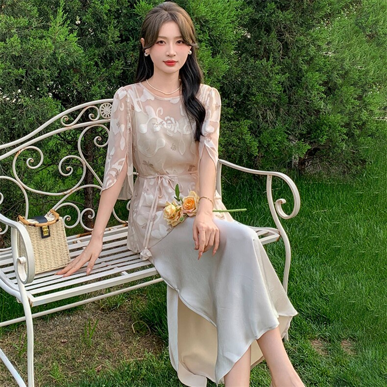 2025年夏季新款时尚飘逸高级感精致两件套连衣裙，女装套装/套裙，超帛