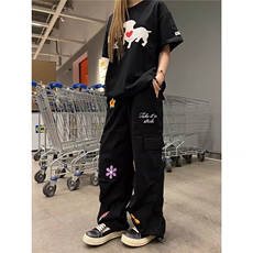黑色