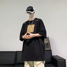 黑色