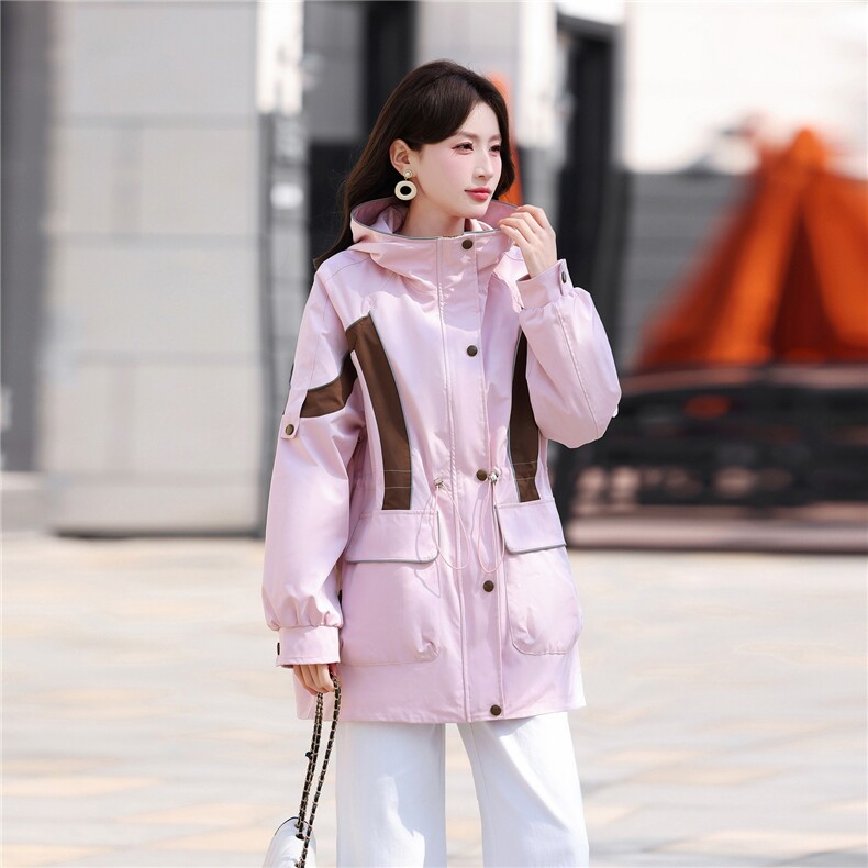 冲锋衣女款2026新款春秋中长款时尚拼色收腰显瘦防水连帽风衣外套，女装短外套，鑫源服饰