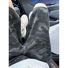 黑灰色