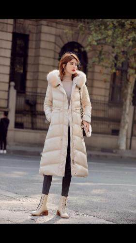 2021冬季新款，修身显瘦加厚长款羽绒棉，女装，婉伦