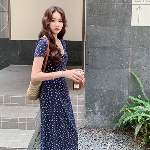 修身包臀裙字藏蓝色v领碎花连衣裙女夏图片