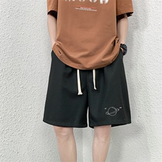 黑色