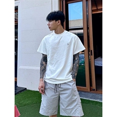 白色
