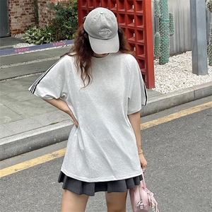 抖音得物品质二开240克宽松纯棉美式潮牌印花三条杠中性风短袖T恤图片