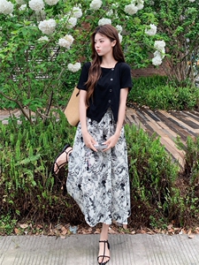 气质水墨印花套装女夏装不规则方领T恤短袖半身裙子两件套潮图片