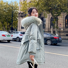 2022年冬季羊羔毛加绒抽绳可收腰连帽大毛领棉服，女装棉衣/棉服，天丽