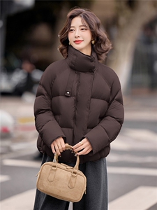 2025年冬季90绒短款泡芙羽绒服，时尚休闲，不挑身材，上身显瘦，图片