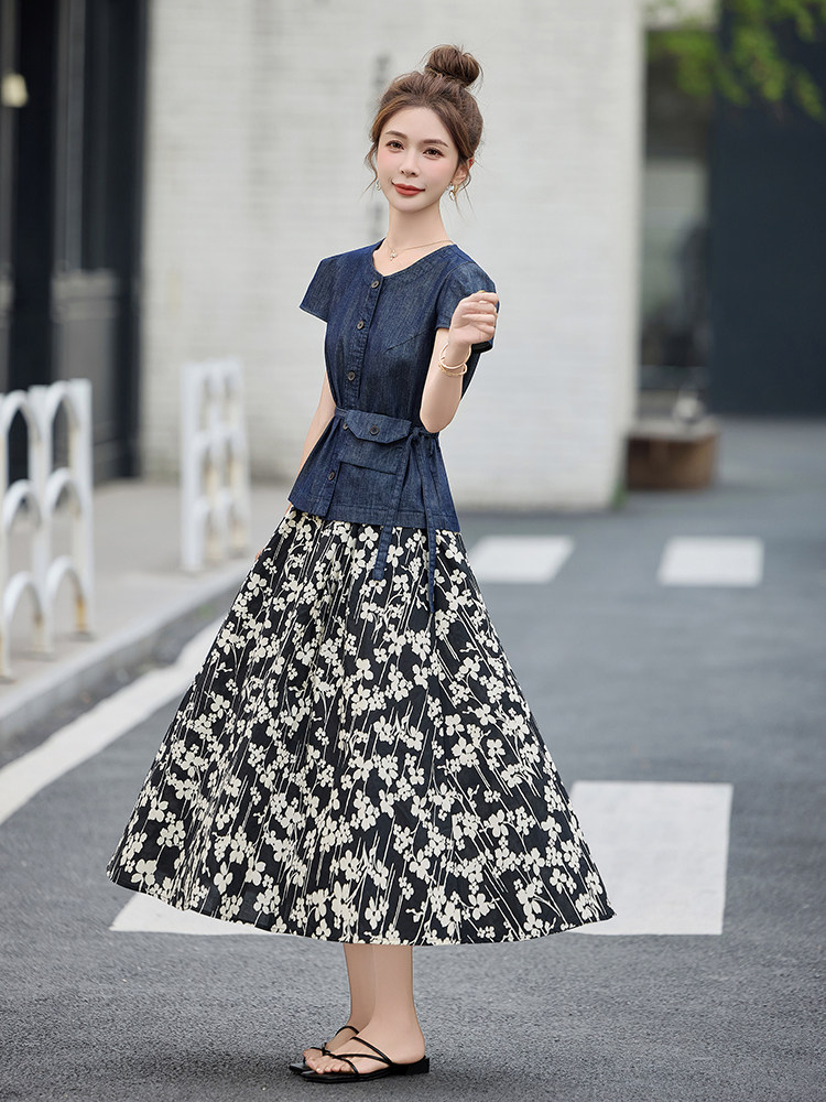 2025年夏季新款牛仔上衣搭配印花半裙两件套,女装套装/套裙,臻衣坊