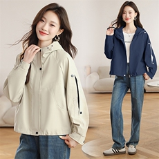 现货秒发2025秋冬新款入学季学院风休闲宽松大码外套冲锋衣短外套，女装短外套，星宇服饰