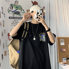 黑色