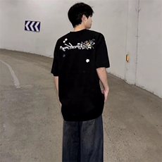 黑色