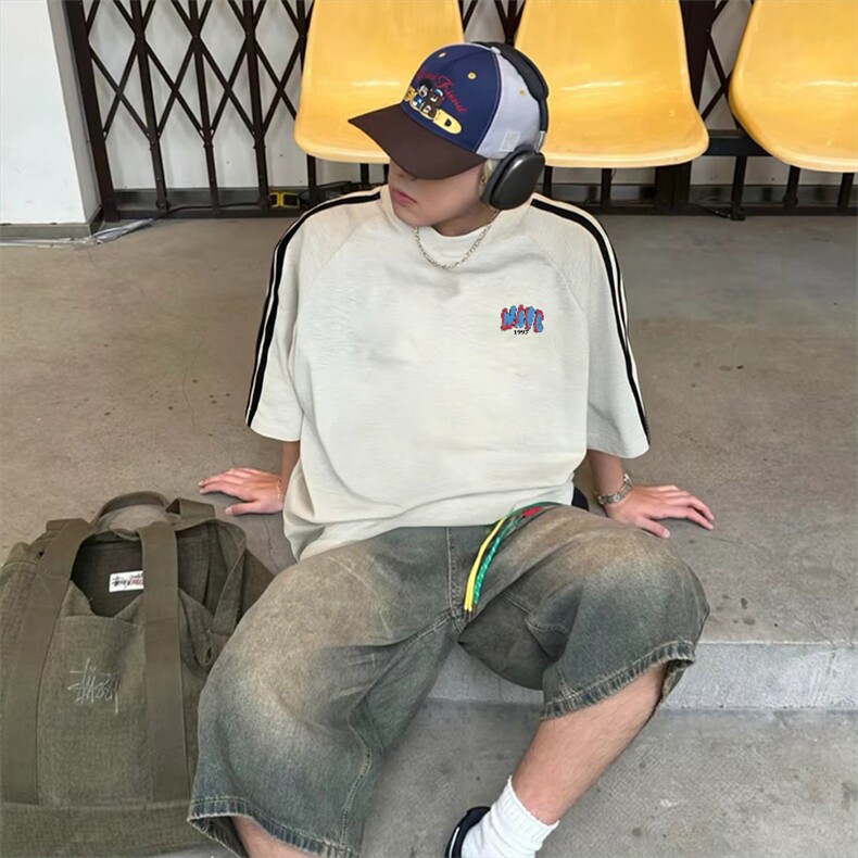 抖音得物高品质二开240克宽松纯棉美式潮牌三条杠织带短袖T恤，男装T恤，电商A486-1