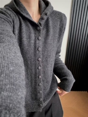 2025年秋季常规常规时尚百搭通勤简约休闲帽衫，女装针织衫/毛衣，暖烁特种纱工厂店