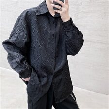 黑色