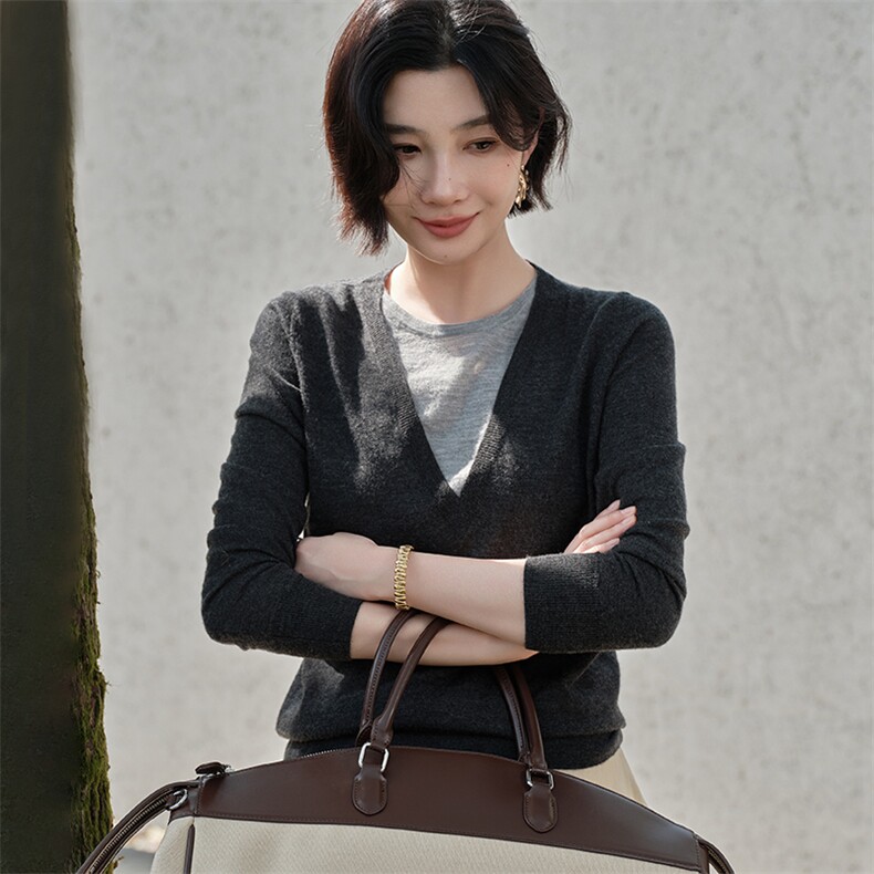 100%纯山羊绒2025秋冬新款女羊绒衫假两件V领高级纯色针织套衫,女装羊绒衫,江帆羊绒