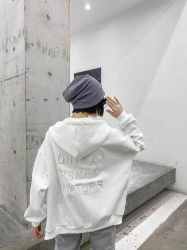 现货三色刺绣卫衣，女装卫衣/绒衫，C&B