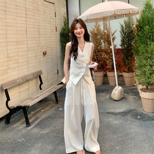 老钱风白色西装马甲阔腿裤套装女夏流行两件套巨好看大方得体ootd图片