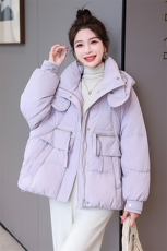 2023新款现货90白鸭绒羽绒服女连帽新款面包服时尚宽松保暖外套，女装羽绒服，时尚俏佳人