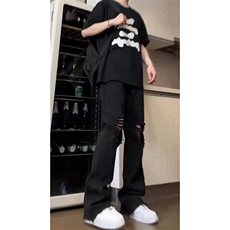 黑色