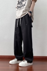 垂感铆钉伐木休闲裤K011模特地板景92%聚酯纤维8%氨纶(S-2XL)TP27，男装休闲裤，电商A088