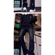 黑色