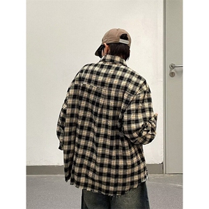 春秋日系宽松刺绣格子衬衫男女生学院风破坏毛边工装长袖衬衣外套图片