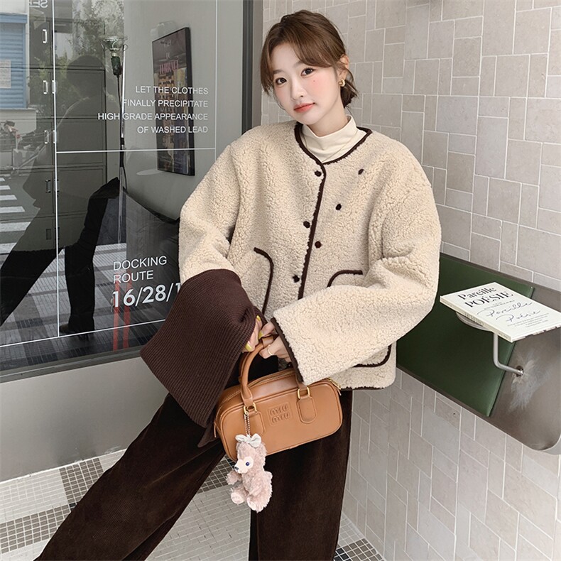 针织围巾领皮毛一体羊羔毛外套女秋冬2025新款超好看独特设计爆款,女装短外套,2C316