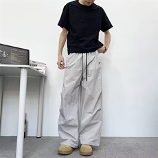 灰色
