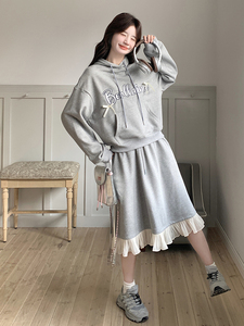 灰色连帽卫衣套装女春2025新款学院风减龄木耳边拼接半身裙两件套图片