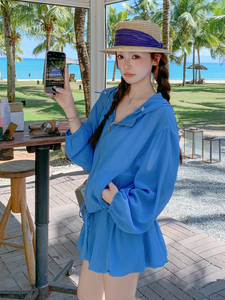 率性轻薄防晒套装裙女夏季2025新款时髦感连帽上衣半身短裙两件套图片
