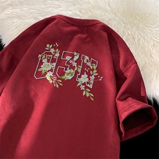 酒红色