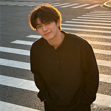 现货！冬季休闲上衣卫衣打底衫AT01820JR-93%仿棉7%氨纶-特批35，男装T恤，电商A061