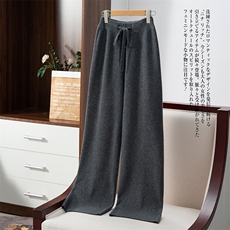 深灰色