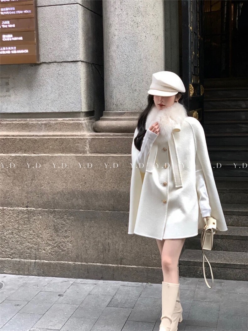【依嘟】高级感独特超好看今年流行斗篷赫本小香风羊毛外套(配可,女装双面呢大衣,依嘟服饰