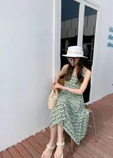 川A线2021夏季新款度假风吊带连衣裙，女装背心吊带，川A线