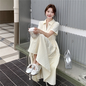 奶黄色花边衬衫连衣裙女夏2025新款收腰显瘦气质简单大方绝美裙子图片