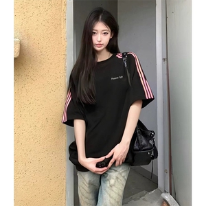 抖音得物品质二开240克宽松纯棉美式潮牌印花三条杠中性风短袖T恤图片