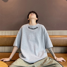 灰色