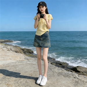 时尚气质套装裙女夏季新款显瘦V领蕾丝拼接针织衫牛仔短裙两件套图片