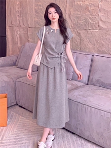 个性简约时尚套装裙女夏季新款蝴蝶结设计短袖上衣半身长裙两件套图片 个性简约时尚套装裙女夏季新款蝴蝶结设计短袖上衣半身长裙两件套图片