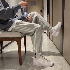 浅灰色