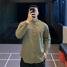 深绿色