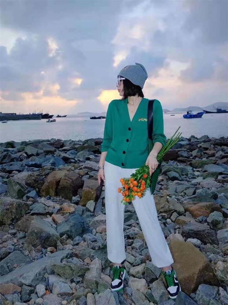 字母开衫，其它，斐媞梦