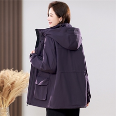 2025年冬季时尚潮流中长款休闲加绒加厚保暖冲锋衣，女装派克服，独衣靓
