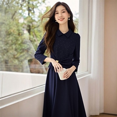 藏蓝色